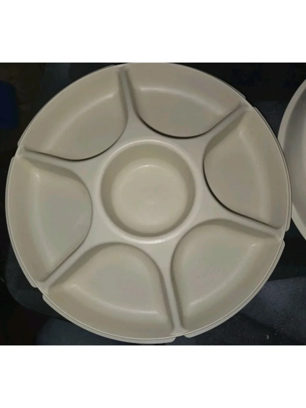 VTG Tupperware Almond Divided Veggie Fruit Serving Tray #1666 WITH LID #1665